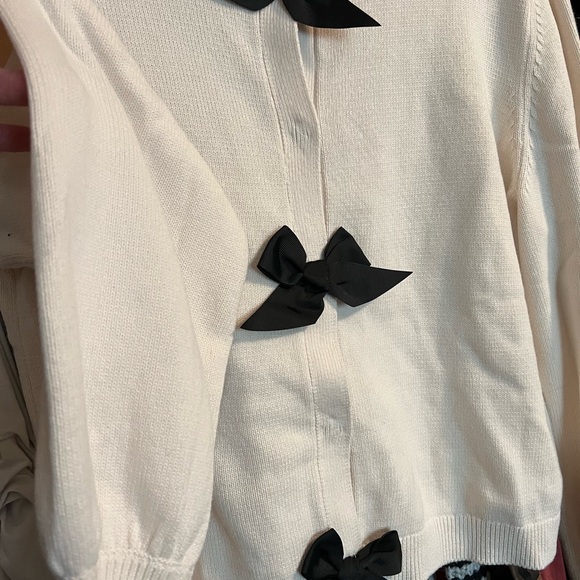 LOFT Cream Cardigan with Black Bow Details - Picture 3 of 5
